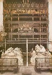 Capilla Real de Granada, con el sepulcro de los Reyes Católicos, de Domenico Fancelli, 1505-1518.