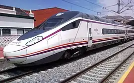 Tren Avant de la Serie 114 de Renfe en Valladolid-Campo Grande.