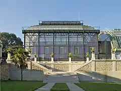 Serre des cactées  (1834-1836), restaurado en 2010.en el Jardin des Plantes en Paris, uno de los invernaderos más antiguos del mundo, obra de Charles Rohault de Fleury (1777-1846).