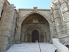 Arco apuntado de la Seo Vieja (Lérida)