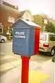 Una cabina telefónica de policía en San Francisco, California, una de los cientos que quedan en la ciudad.