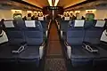 Series N700-8000 coche verde de primera clase