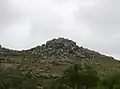 Una cumbre rocosa de la Sierra Carapé.