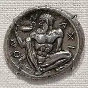 Tetradracma de Naxos, con la figura de Sileno sosteniendo un kantharos, ca. 461–450 a. C.