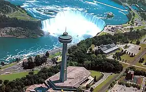 Torre Skylon (1965), también en Niagara Falls