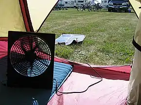 Un ventilador de energía solar