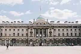 Fachada al patio de Somerset House (1776-1796), Londres