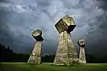 Monumento "Tres puños", Niš, de Ivan Sabolić, 1963
