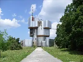 Monumento al levantamiento de los pueblos de Kordun y Banija (1971–81) Lugar: Petrova gora