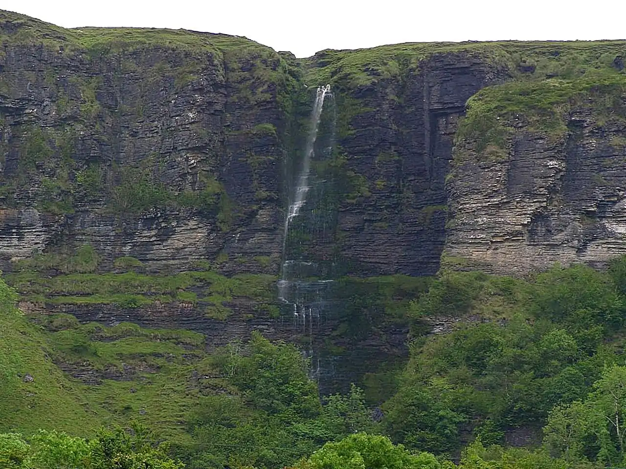 Sruth en Aghaidh an Aird, la cascada más alta de Irlanda