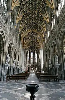 Iglesia de Santiago, interior.