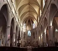 Interior de la iglesia de Santa Teresinha