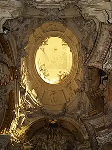 Interior de la cúpula de la capilla de Sta. Cecilia