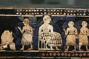 Detalle de la escena del banquete en el Estandarte de Ur (c. 2600 a. C.)