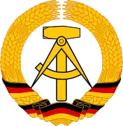 Emblema de la RDA (1953-1955).