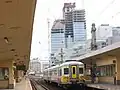 La Tour Rogier durant su construcción desde la Gare de Bruxelles-Nord.