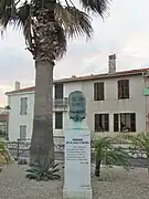 Busto de V. Hugo, en Antibes.