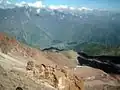 Stepantsminda desde las laderas del Monte Kazbek.