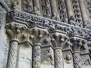 Puerta gigante del románico tardío de la catedral de San Esteban de Viena  ((siglo XIII)