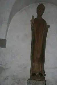 Imagen de una escultura románica del siglo XIII que representa al titular de la Colegiata de San Cándido, en Innichen-San Cándido (Tirol del Sur).