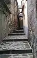 Callejón medieval en el barrio histórico de Santa Caterina.