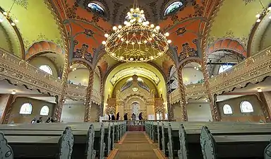 Sinagoga de Subotica (1902)e Interior durante la renovación
