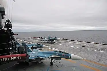 Su-33 en cubierta del TAVKR Almirante de la Flota de la Unión Soviética Kuznetsov