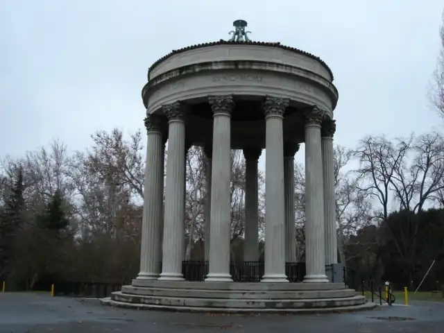 El templo del Agua de Sunol  (1910)