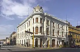 Avenida Nicolás de Pierola