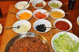 Mise en place para preparar relleno para tacos