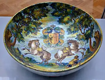 Plato de loza de Talavera de la Reina (hacia 1700). Museo Victoria y Alberto (Londres).