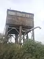 Tanque de abastecimiento de agua para las locomotoras a vapor