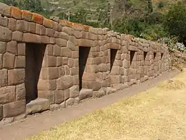 Vista más cercana del muro