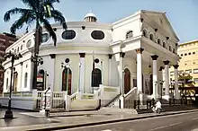 fachada del teatro municipal de caracas