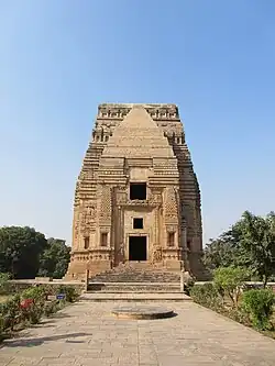 Vista frontal del Teli ka Mandir