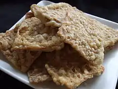 Tempeh kripik crocante como tentempié