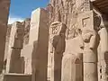 Capilla de Hathor, con pilares hathóricos.