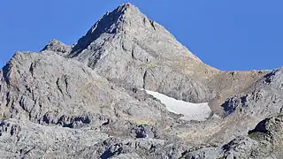 Pico Tesorero (2570 m), en el macizo central o de los Urrieles, un trifinio Asturias-Cantabria-León