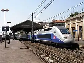 Tren de alta velocidad de dos pisos TGV Duplex en Francia.