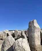 Menhir esculpido frontal