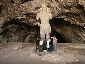 Estatua colosal de Shapur I, mediados del siglo III d. C.