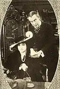 Escena de The Devil (1915), con Edward Connelly y Clara Williams