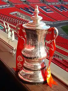 La FA Cup en el estadio.