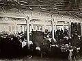 Salón comedor de primera clase del Titanic, probablemente durante el desayuno del 11 de abril.