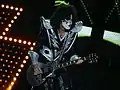 Tommy Thayer Guitarra, voz (2002-2023)