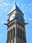 Torre del reloj del antiguo ayuntamiento de Toronto, Arquitecto E. J. Lennox, 1889-99.