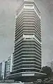 La torre recién terminada, en 1975