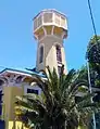 Torre ubicada en Arturo Prat con Bío Bío, que da origen al pictograma.