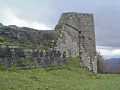 Detalle de la base de los muros.