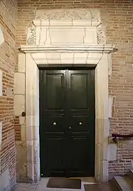 Puerta interior renacentista.